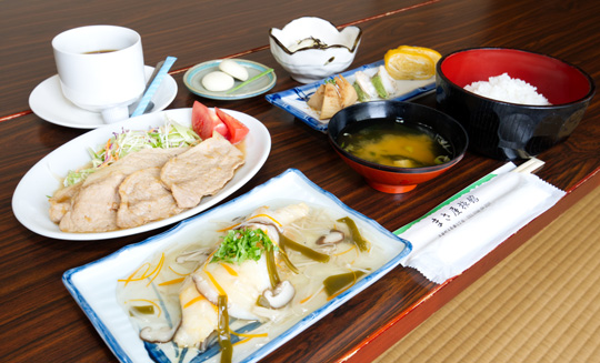 ��H(�����`)8